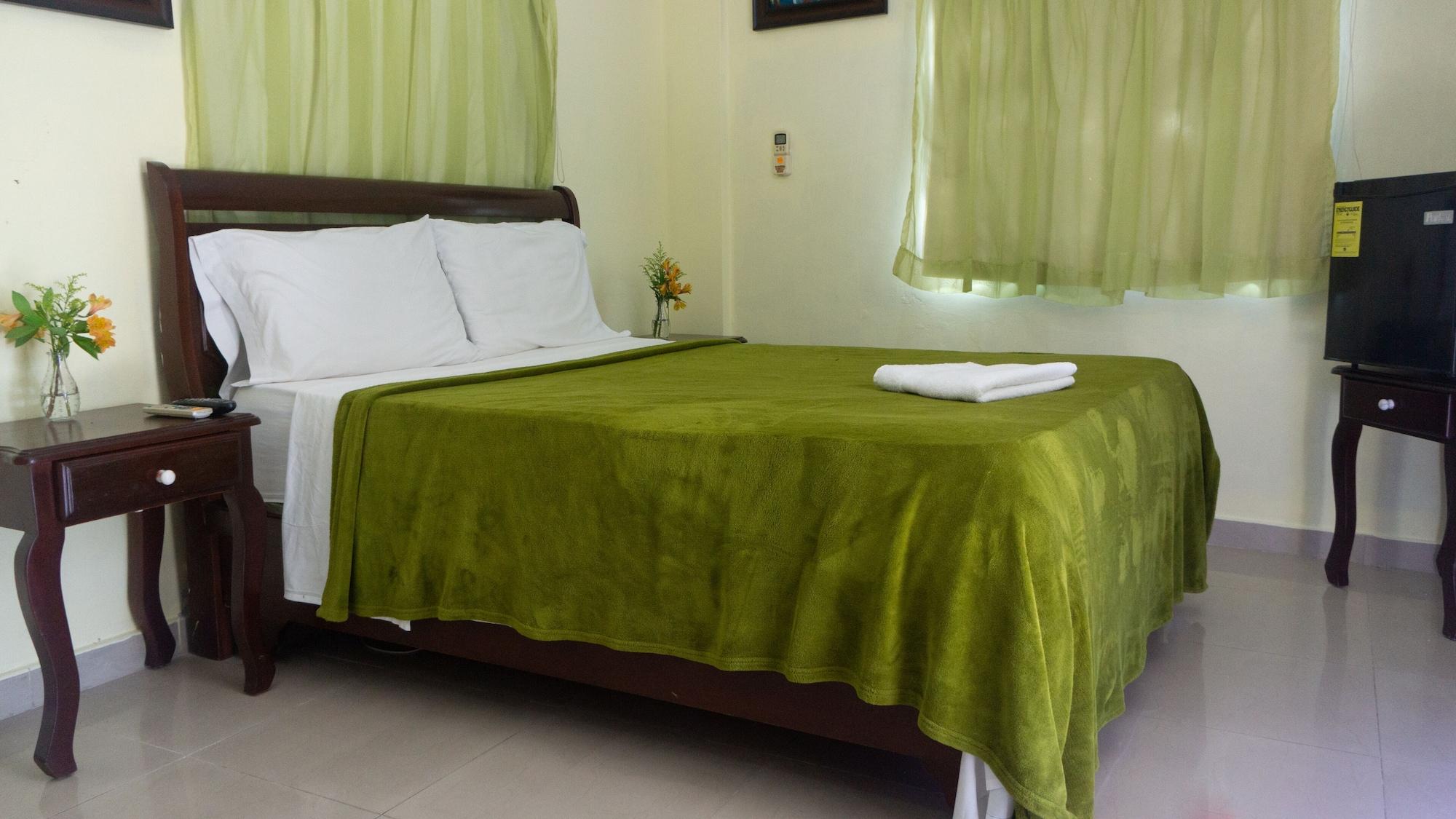 Hotel Luis V Санто Доминго Екстериор снимка