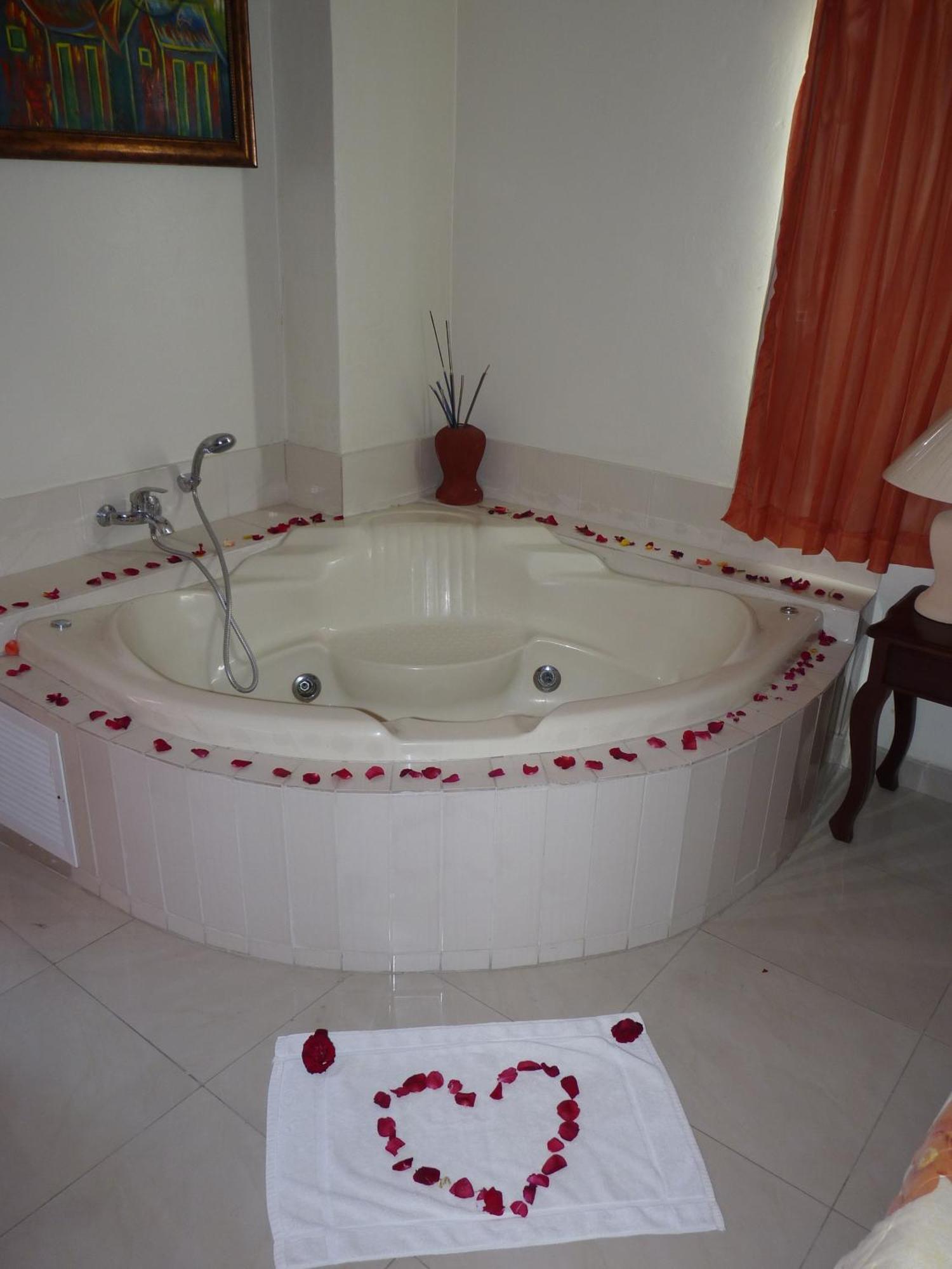 Hotel Luis V Санто Доминго Екстериор снимка