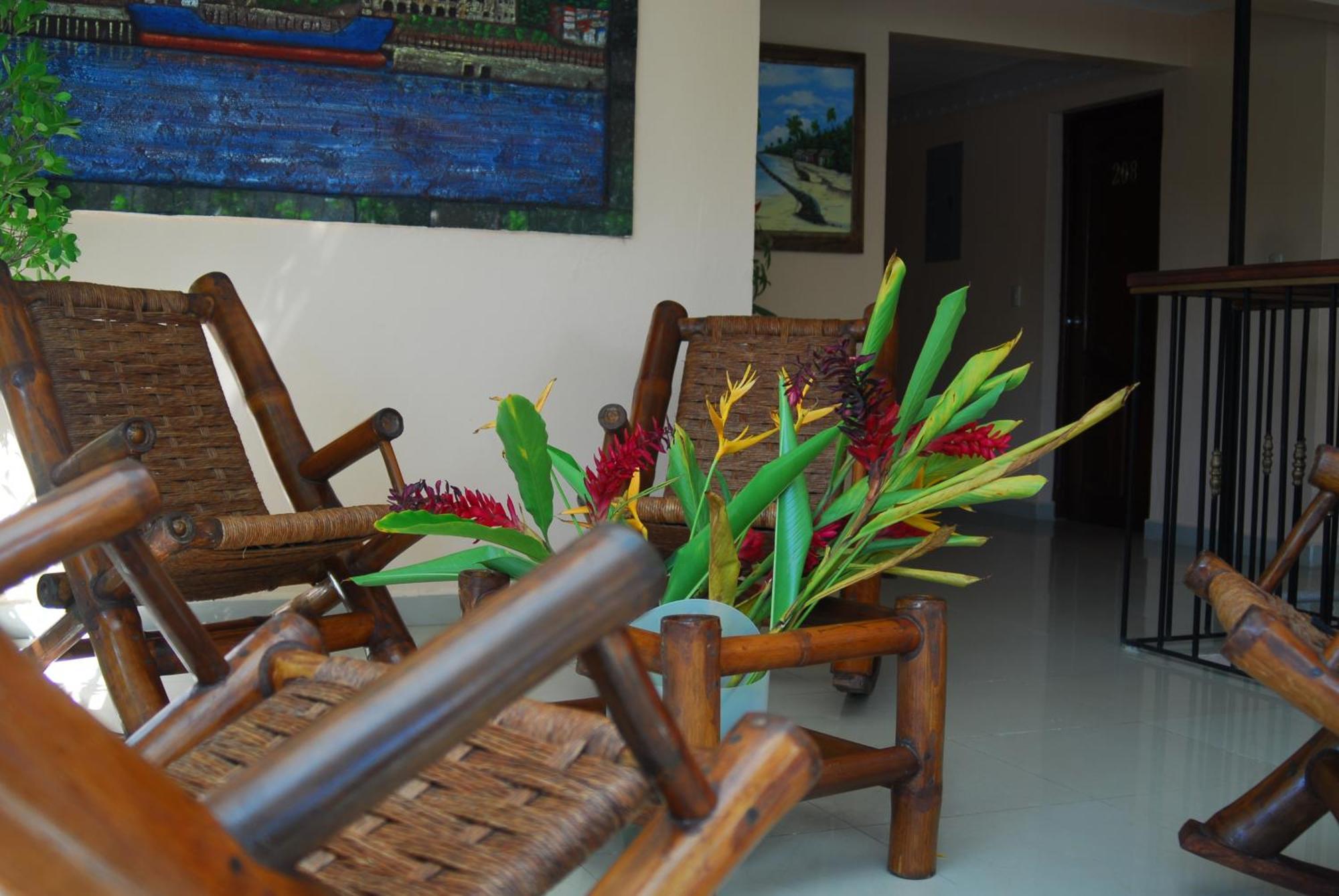 Hotel Luis V Санто Доминго Екстериор снимка